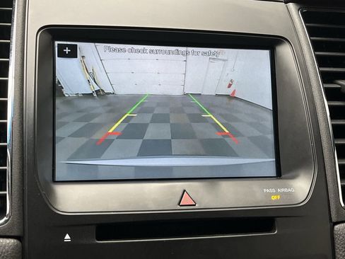 Used 2017 Ford Taurus SEL w/ Equipment Group 201A image 6