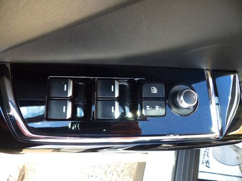 Used 2023 MAZDA CX-9 Touring image 18