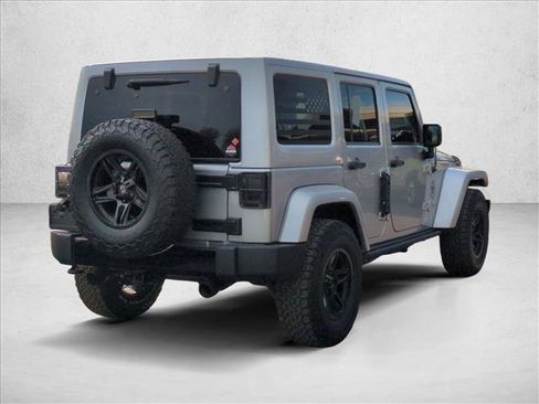 Used 2015 Jeep Wrangler Unlimited Sahara image 5