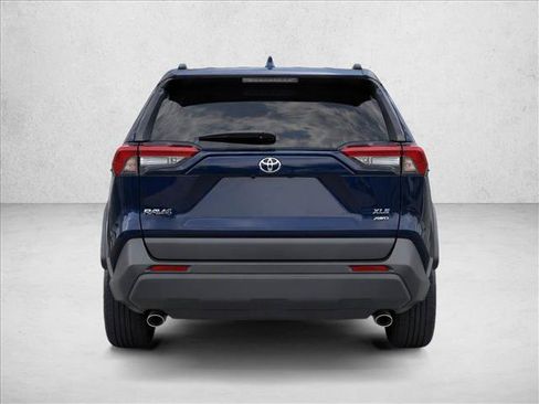 Used 2022 Toyota RAV4 XLE Premium FWD image 6