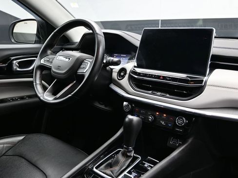 Used 2022 Jeep Compass Limited AWD/4WD image 16