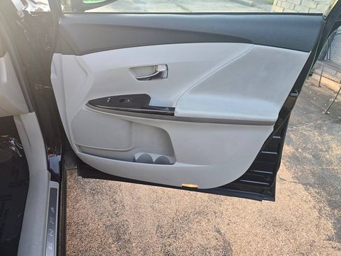 Used 2012 Toyota Venza LE FWD image 21