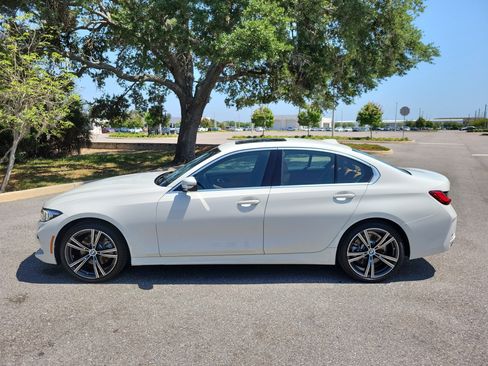 Used 2024 BMW 330i Sedan w/ Premium Package RWD image 7