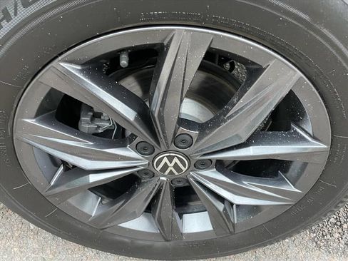Used 2022 Volkswagen Tiguan SE FWD image 28