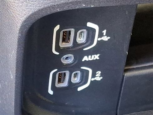 Used 2022 RAM 2500 Tradesman w/ Chrome Appearance Group image 23