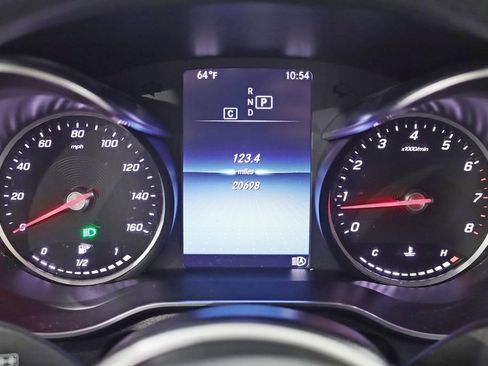 Used 2022 Mercedes-Benz GLC 300 4MATIC Coupe image 16