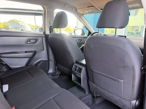 Used 2025 Nissan Rogue S FWD image 21