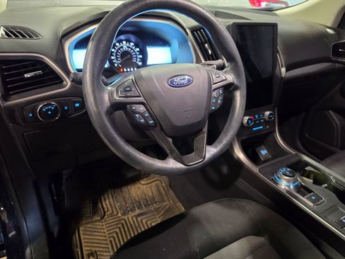 Used 2021 Ford Edge SE FWD image 4