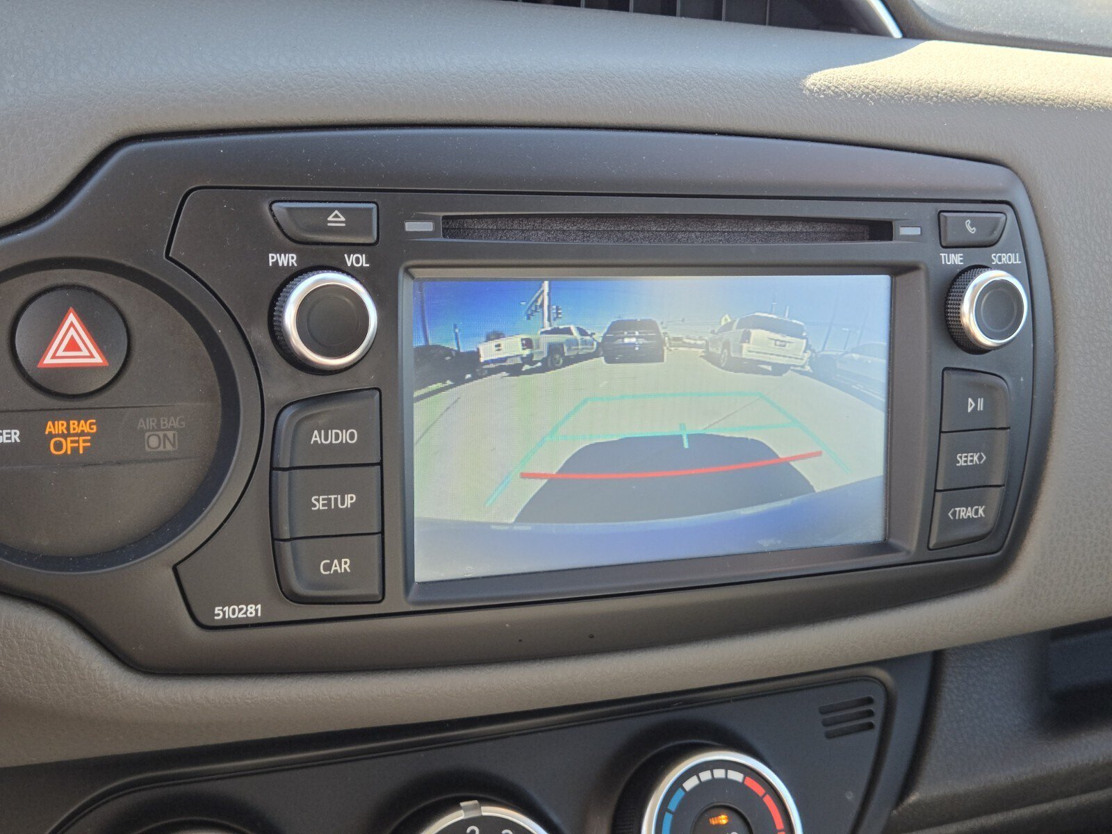 Used 2018 Toyota Yaris LE w/ Carpet Mat Package FWD image 15