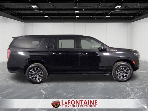 Certified 2022 Chevrolet Suburban Z71 w/ Luxury Package image 9