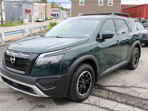 Certified 2025 Nissan Pathfinder Rock Creek AWD/4WD image 1