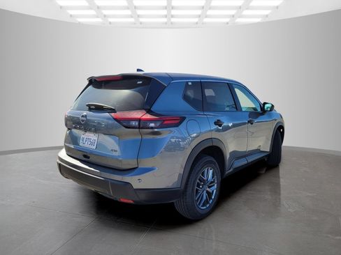 Used 2024 Nissan Rogue S AWD/4WD image 6