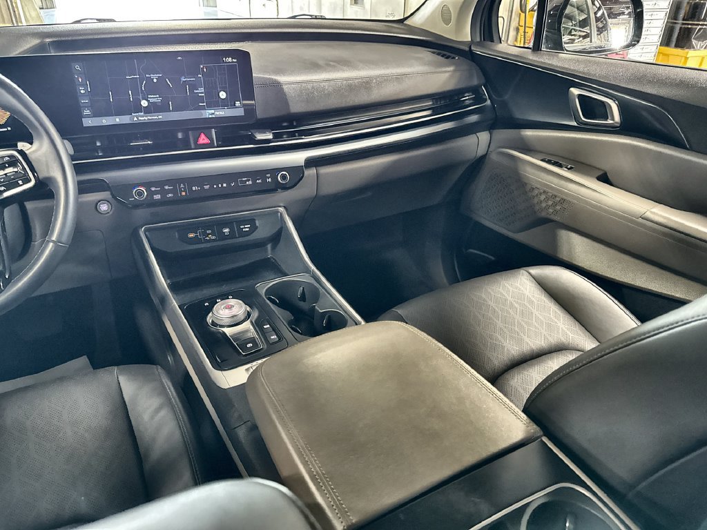 Used 2026 Kia Carnival LXS FWD image 27