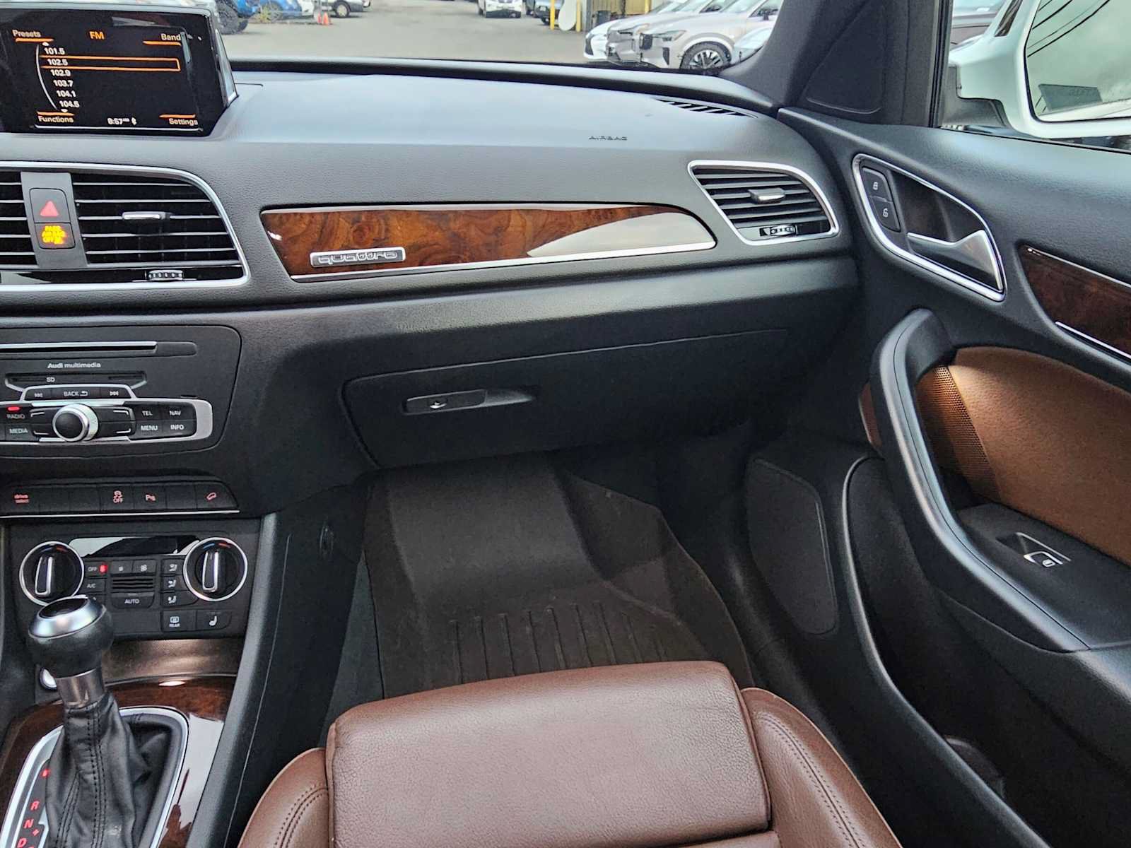 Used 2018 Audi Q3 2.0T Premium Plus w/ Premium Plus Package AWD/4WD image 18