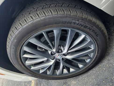 Used 2025 Buick Enclave Avenir w/ Trailering Package, 5000 lbs. image 25