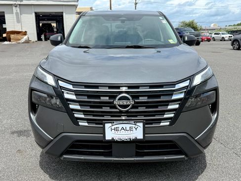Used 2024 Nissan Rogue S AWD/4WD image 2