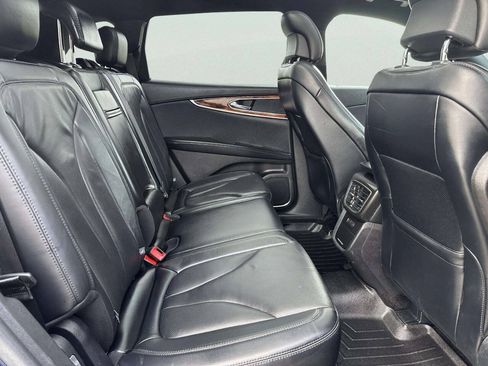 Used 2017 Lincoln MKX Reserve AWD/4WD image 16