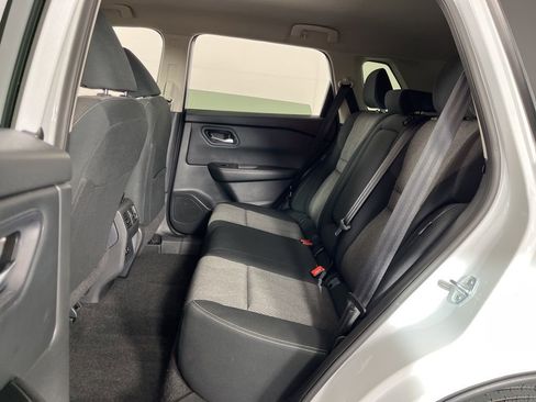 Used 2024 Nissan Rogue SV image 23