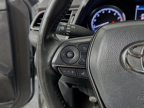 Used 2024 Toyota Camry SE image 19