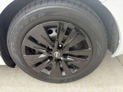 Used 2024 Nissan Sentra S FWD image 12