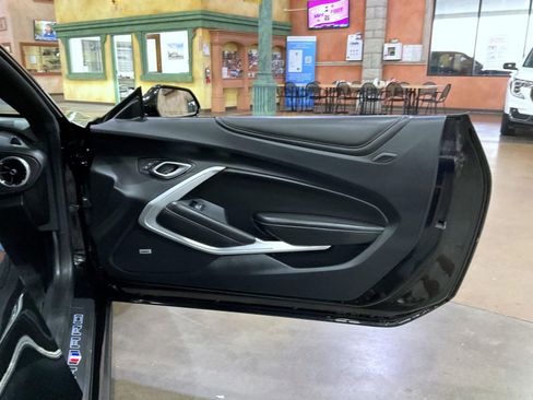 Used 2018 Chevrolet Camaro SS image 16