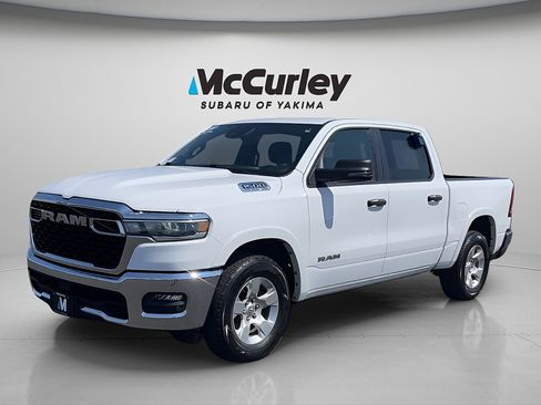 Used 2025 RAM 1500 Big Horn AWD/4WD image 1