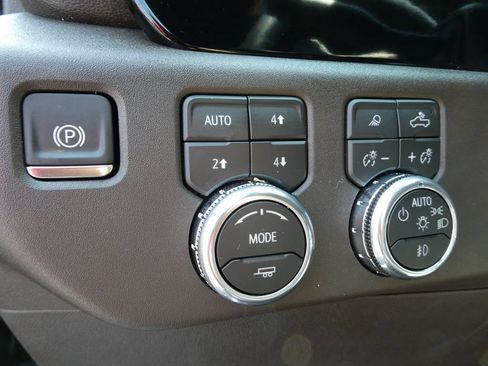 Certified 2026 GMC Sierra 1500 SLT w/ SLT Premium Plus Package AWD/4WD image 28
