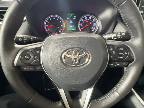 Used 2021 Toyota RAV4 XLE Premium FWD image 18