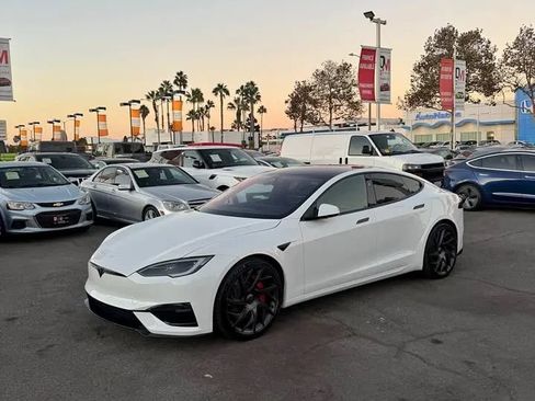 Used 2026 Tesla Model S Plaid AWD/4WD image 2