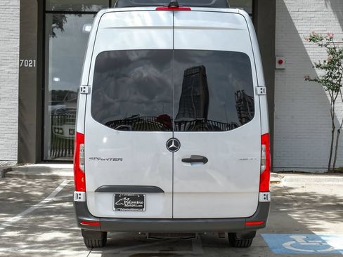 Used 2025 Mercedes-Benz Sprinter 2500 image 7