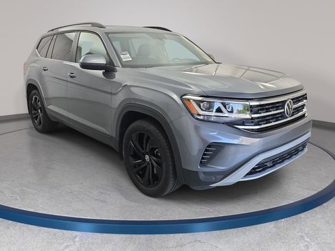 Certified 2023 Volkswagen Atlas SE w/ Panoramic Sunroof Package FWD image 3