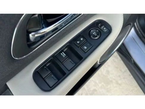 Used 2019 Honda HR-V EX image 13