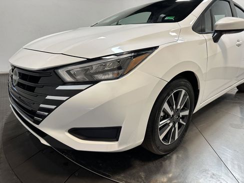Used 2025 Nissan Versa SV FWD image 7