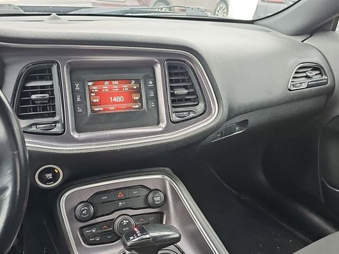 Used 2016 Dodge Challenger R/T image 7