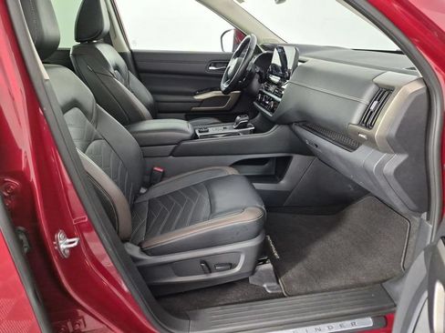 Used 2022 Nissan Pathfinder Platinum AWD/4WD image 38