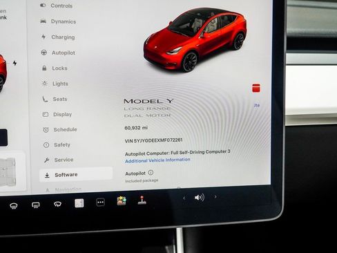 Used 2021 Tesla Model Y Long Range image 27