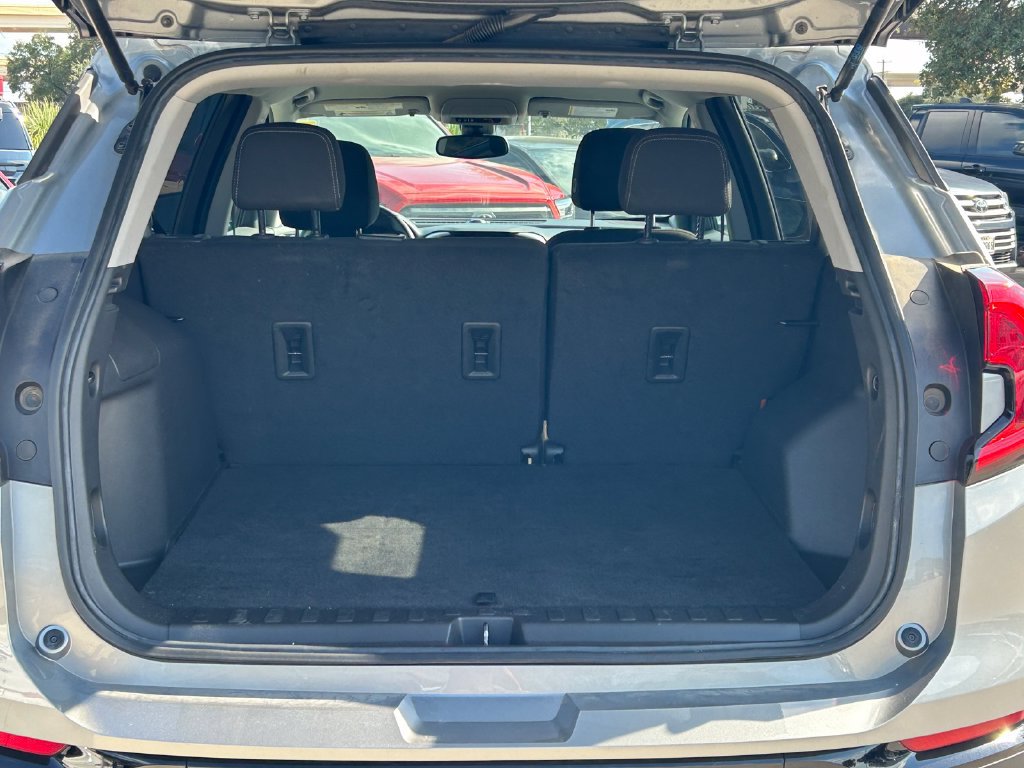Used 2024 GMC Terrain SLE w/ Driver Convenience Package FWD image 13