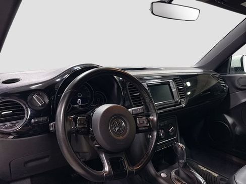 Used 2018 Volkswagen Beetle 2.0T S FWD image 10