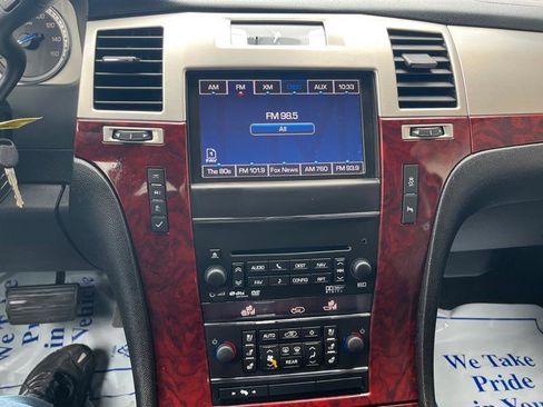 Used 2014 Cadillac Escalade ESV AWD image 15