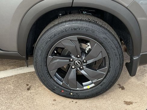 New 2026 Nissan Rogue SV image 8