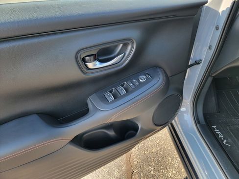 Certified 2025 Honda HR-V Sport image 18