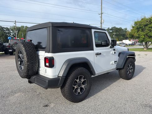 Used 2019 Jeep Wrangler Sport AWD/4WD image 6