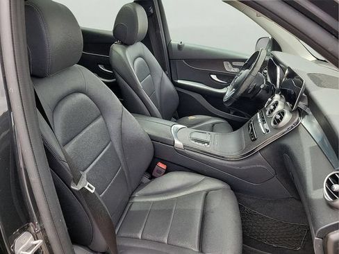 Used 2020 Mercedes-Benz GLC 300 4MATIC image 17