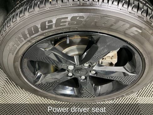 Used 2024 Jeep Grand Cherokee Altitude image 11