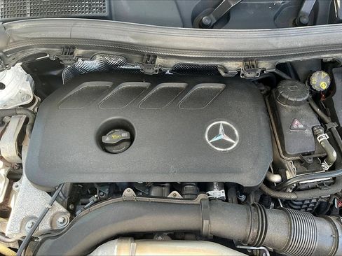 Used 2025 Mercedes-Benz GLA 250 4MATIC image 31