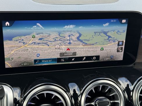 Certified 2022 Mercedes-Benz GLB 35 AMG 4MATIC image 18