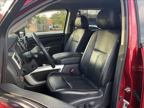Used 2016 Nissan Titan SL image 25