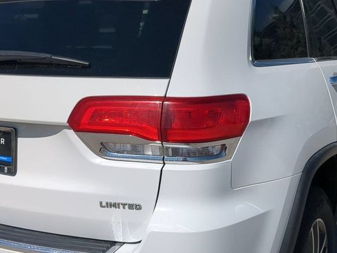 Used 2019 Jeep Grand Cherokee Limited AWD/4WD image 12