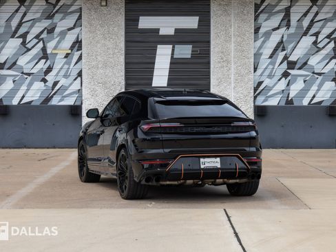 Used 2025 Lamborghini Urus SE image 11