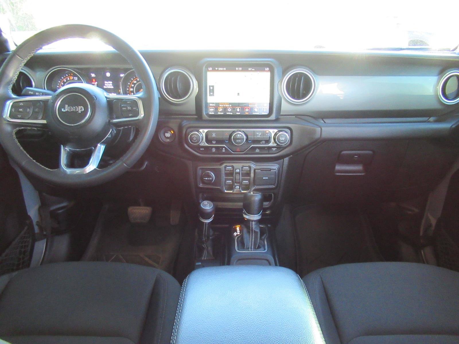 Used 2023 Jeep Gladiator Overland AWD/4WD image 11